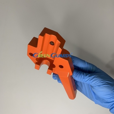 Çim biçme makinesinin parçaları Bracket RH Çim yakalayıcı G241828 Fits Jacobsen Greens King