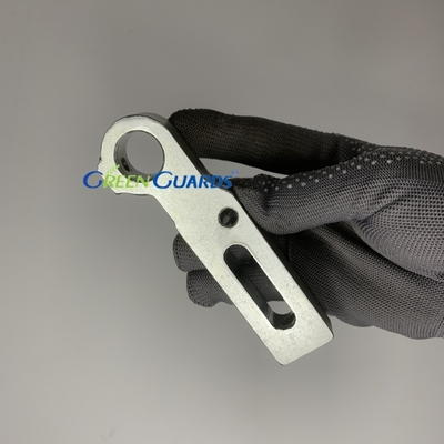 Çim biçme makinesinin parçaları Bracket Roller G2000072 Jacobsen Greens King And Eclipse